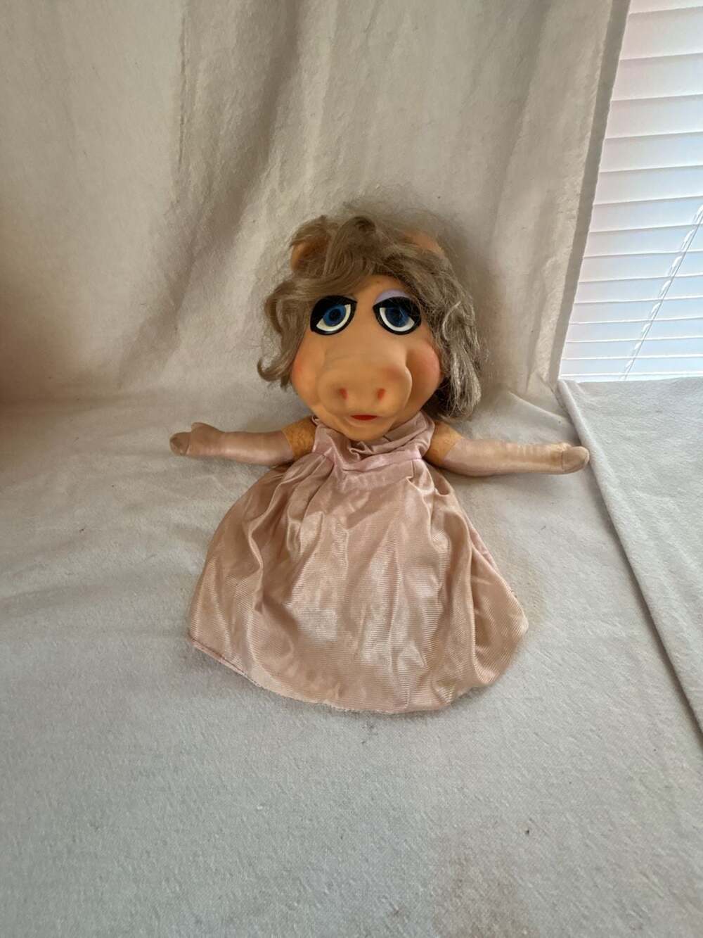 Vintage Fisher Price Jim Henson Miss Piggy Hand Puppet Doll Muppets